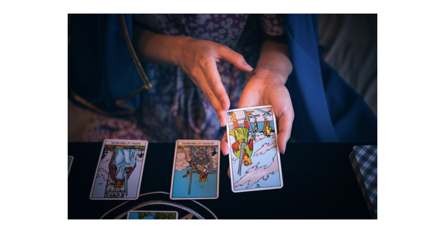 占いができても、専業にするのは難しい？