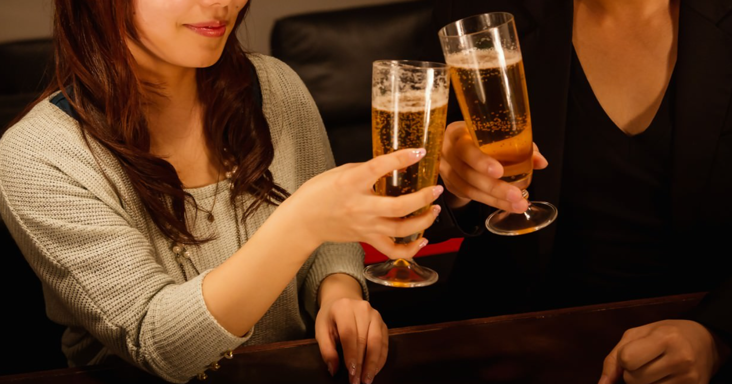 【単男さん必見！】ハプバーで女の子が食いつく声かけテク。好印象な話題15個リスト