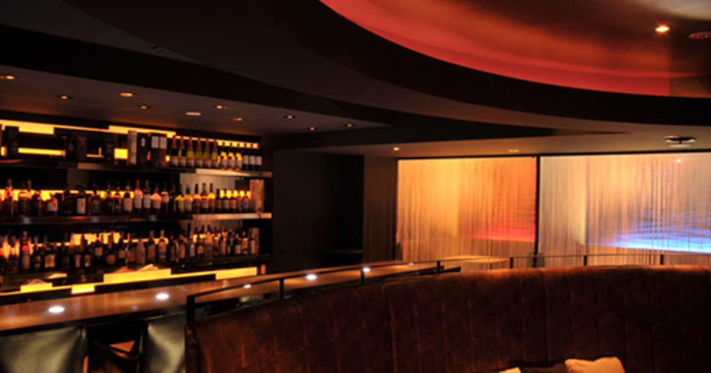 ハプニングバーで狙った単女とルームに行く立ち回り。流れとテクニックを裏垢女子目線で解説