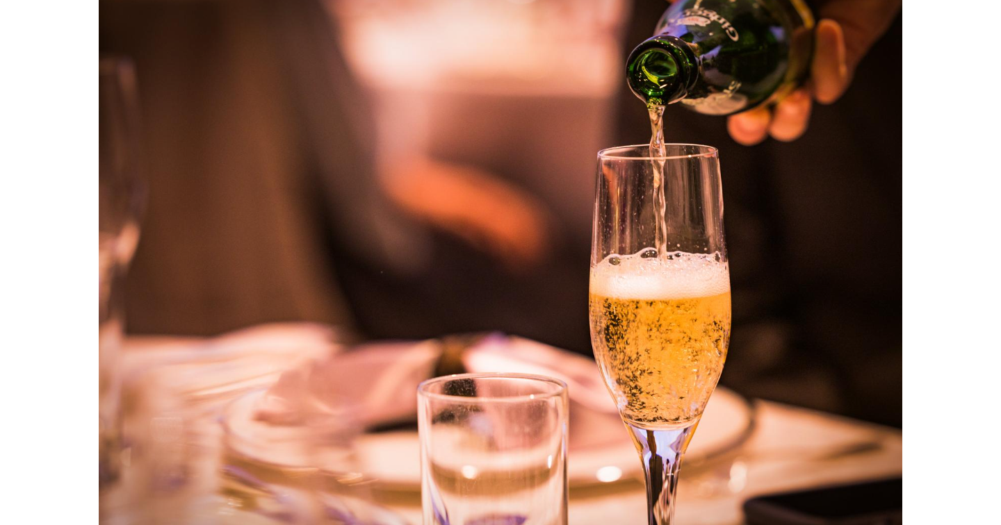 元夜職歴9年・現役占い師が完全暴露！キャバ嬢に選ばれる男の行動チェックリスト完全版