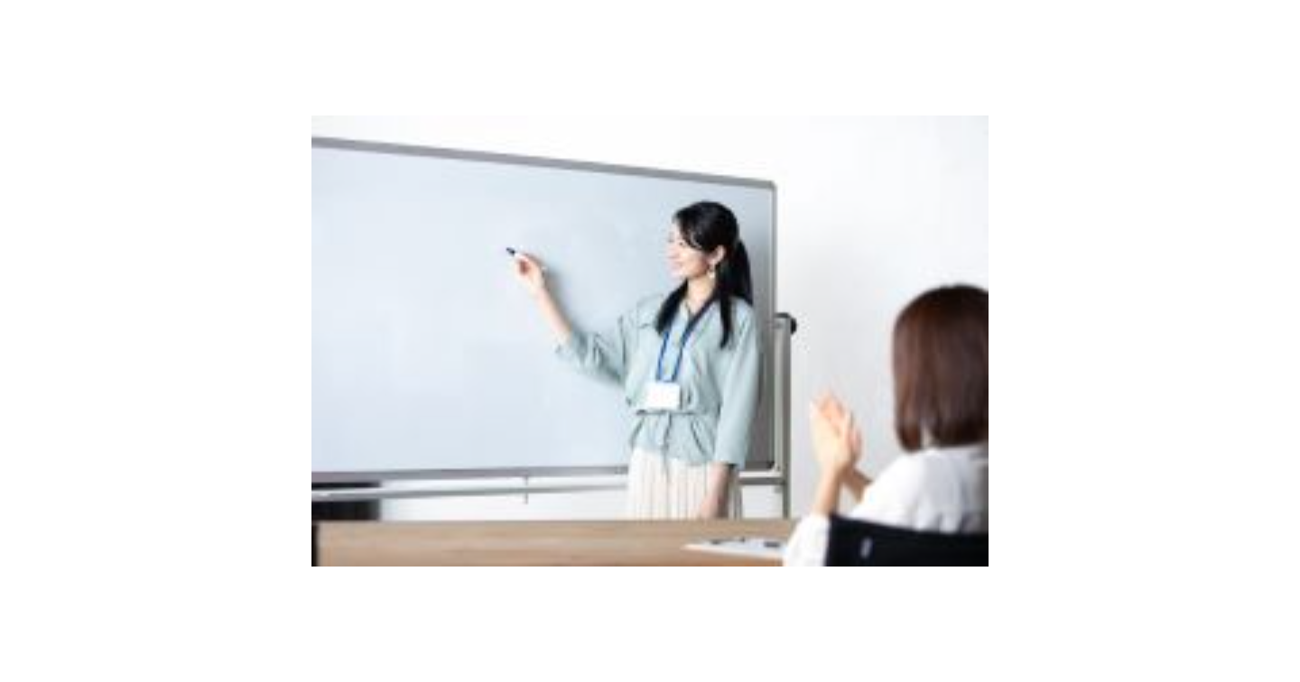 【保存版】座りすぎ女性のための「ながら運動」完全プログラム｜朝・昼・夜の時間帯別レシピ